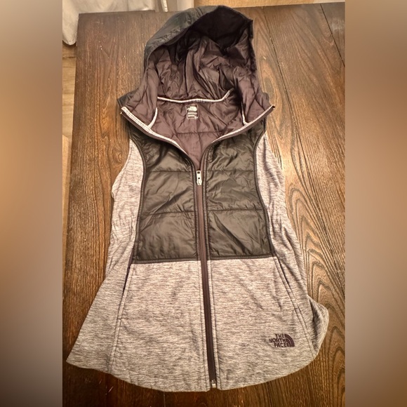 The North Face Women's Black and Gray Vest - Picture 1 of 3
